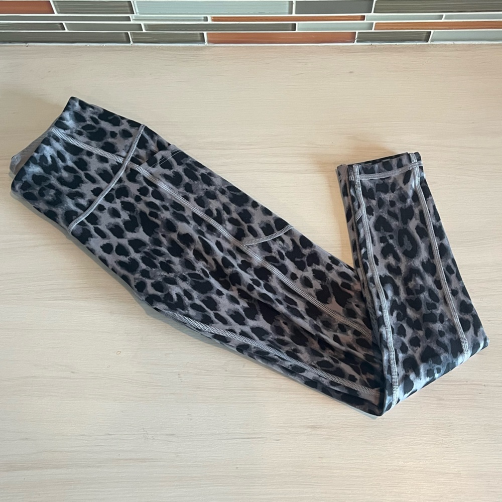 Women’s Victoria’s Secret Animal Print Active Leggings